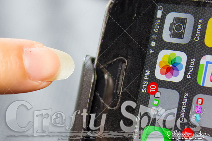 CELFIE Stick - covers a bit of the camera CELFIE Stick - covers a bit of the camera
